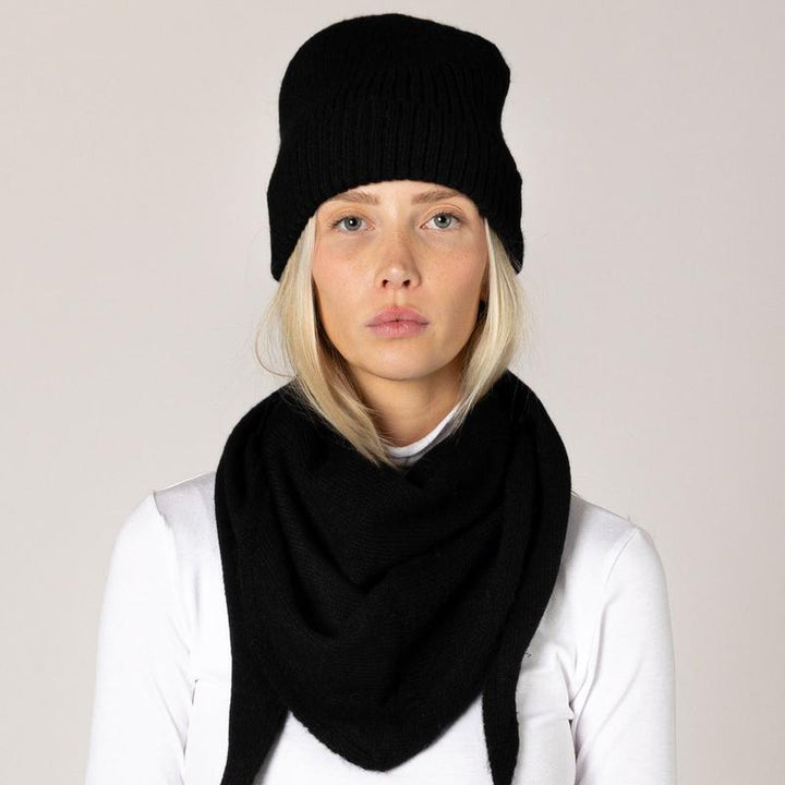 Lyla & Luxe Beanie - Black