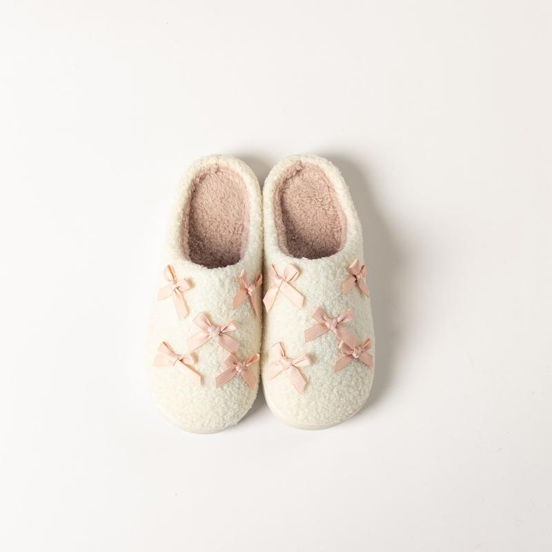 Lyla & Luxe Sherpa Slides - White/Pink