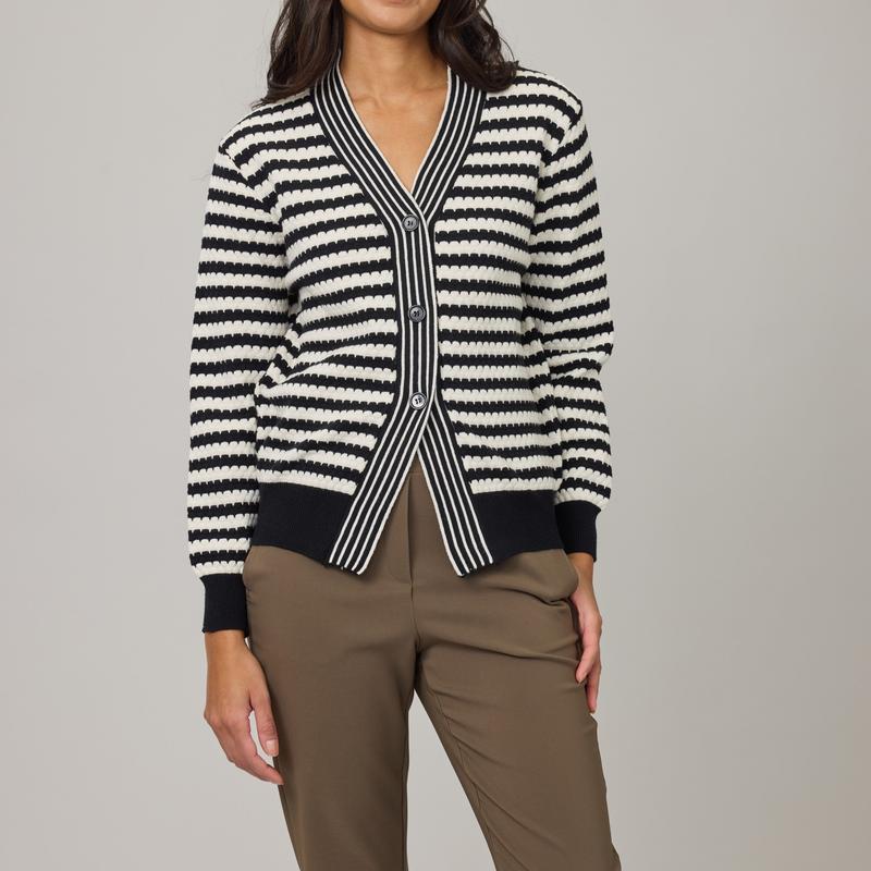Pistache Wave Knit Cardigan - Black/Cream
