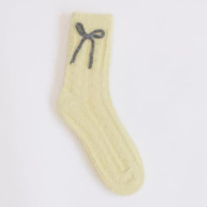 Lyla & Luxe Plush Bow Socks