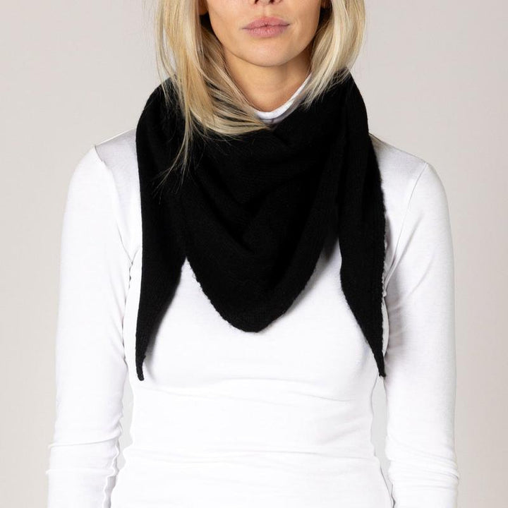 Lyla & Luxe Scarf - Black