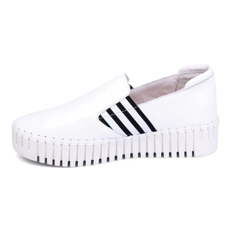 Django & Juliette Becca Sneaker - White/Black